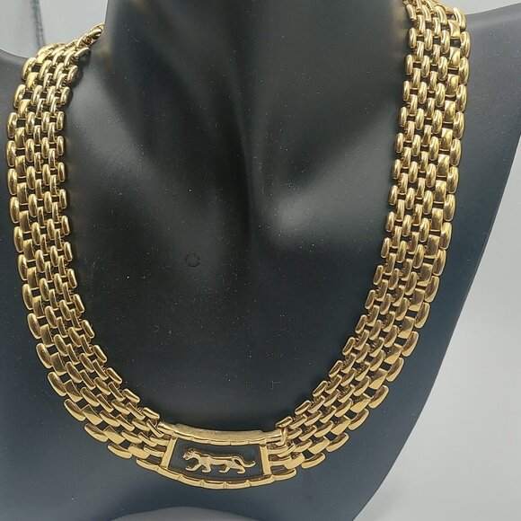 Elegant Gold toned Panther Chain Necklace - Picture 2 of 8